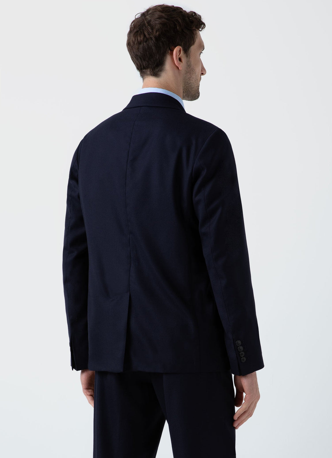 Men's Lightweight Travel Wool Two-Piece Suit in Navy