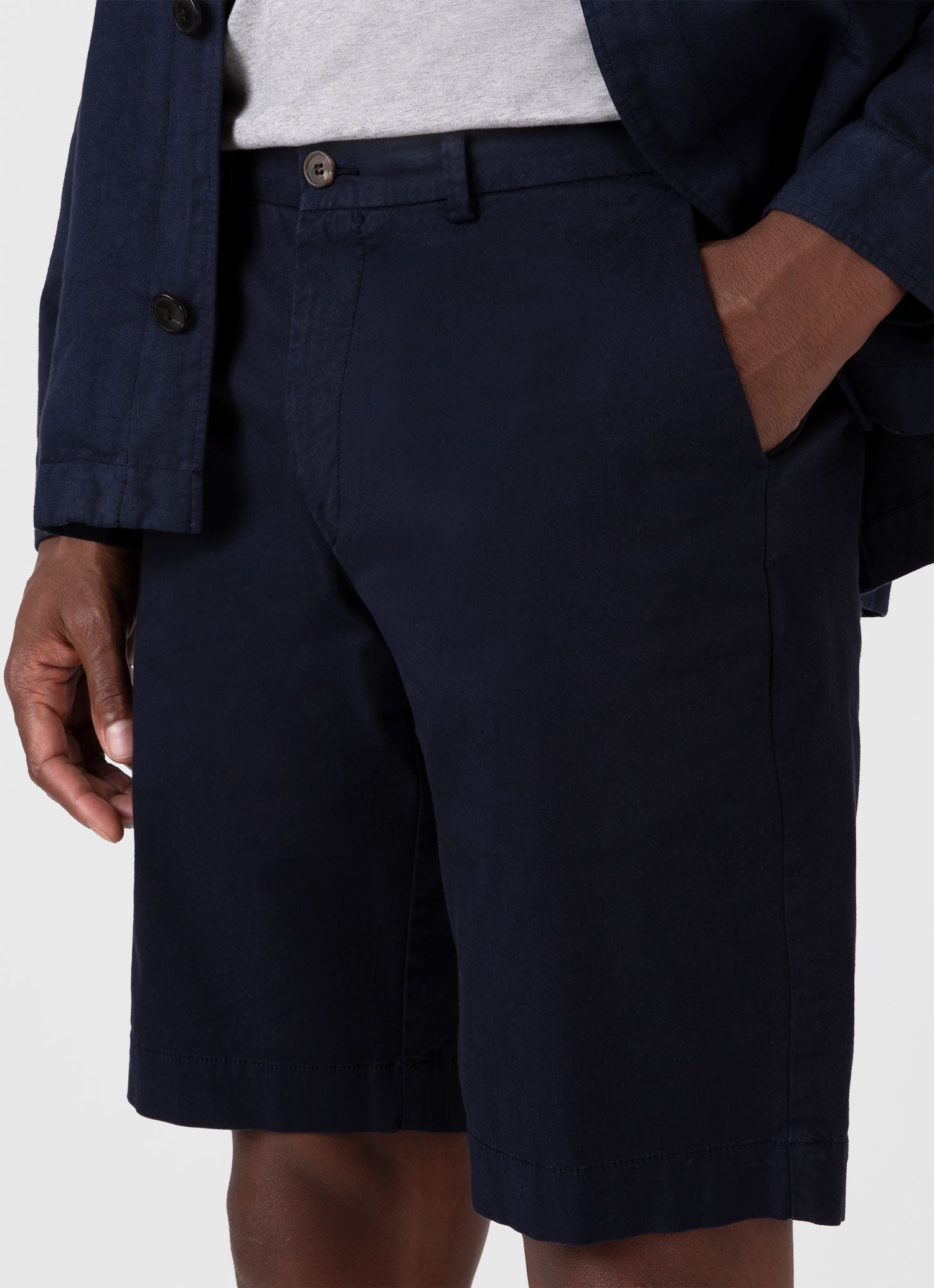 Men's Stretch Cotton Twill Chino Shorts in Navy