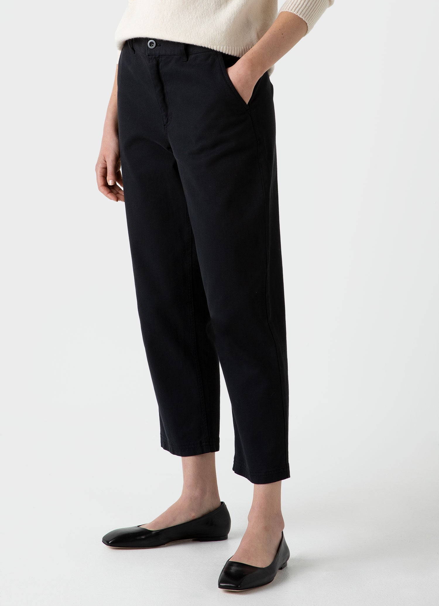 Women's Cotton Tapered Trouser in Black