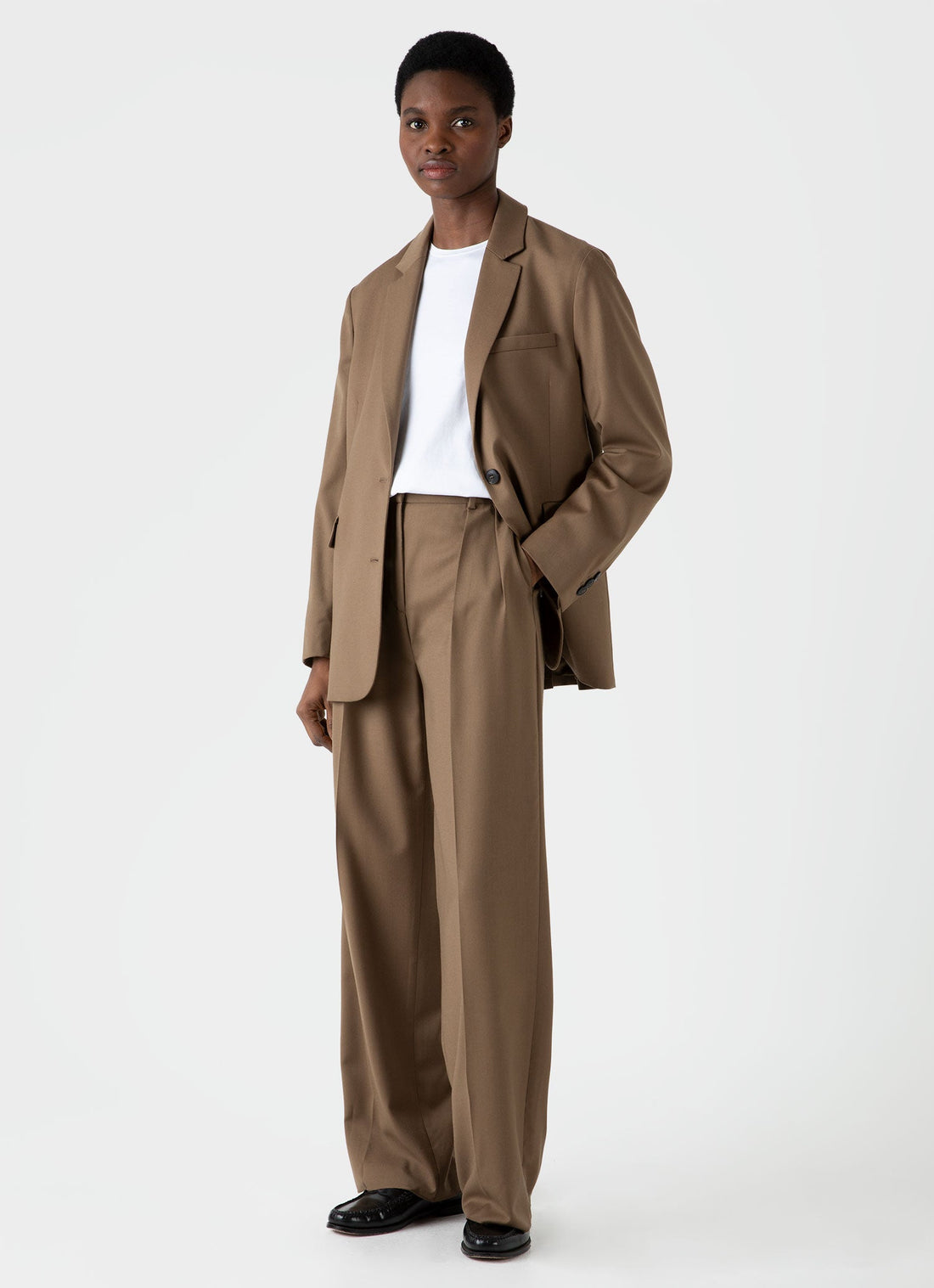 Women's Pleated Wool Trouser in Dark Camel