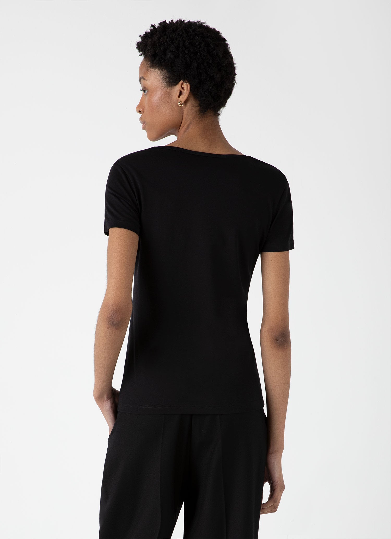 Women's Classic Scoop Neck T-shirt in Black